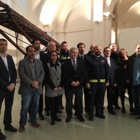 Esteban Paños asiste a la inauguración de la exposición conmemorativa de los Bomberos de Toledo