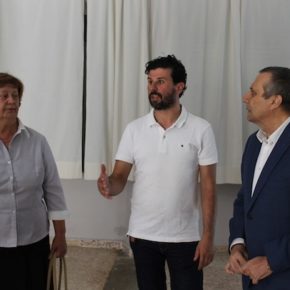 Antonio López visita el municipio de Torrico y repasa junto al alcalde, David Sánchez, los proyectos llevados a cabo en la localidad en su mandato